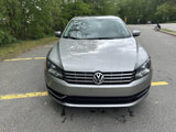 Used 2013 Volkswagen Passat TDI SE image 2