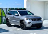 Used 2021 Jeep Grand Cherokee Laredo X image 3
