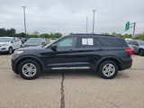 Used 2022 Ford Explorer XLT w/ Equipment Group 202A image 2