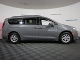 Used 2022 Chrysler Pacifica Touring-L image 4