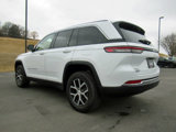 Used 2024 Jeep Grand Cherokee Limited image 3