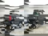 Used 2019 Nissan Frontier SV image 5