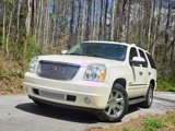 Used 2011 GMC Yukon Denali image 3