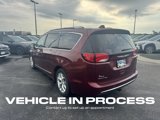 Used 2018 Chrysler Pacifica Touring-L w/ Advanced Safetytec Group image 5