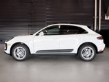Certified 2025 Porsche Macan image 2