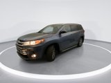 Used 2017 Toyota Highlander XLE w/ Carpet Mat Package image 4
