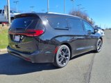 New 2025 Chrysler Pacifica Limited image 2