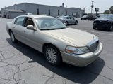 Used 2005 Lincoln Town Car Signature image 3