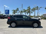 Used 2017 Nissan Rogue SV image 2