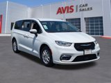 Used 2023 Chrysler Pacifica Touring-L image 3