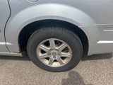 Used 2009 Chrysler Town & Country Touring image 5
