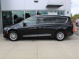 Used 2020 Chrysler Pacifica Touring-L image 6