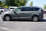 Used 2022 Chrysler Pacifica Touring-L image 3