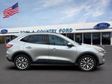 Used 2022 Ford Escape Titanium image 2
