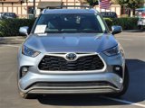 Used 2022 Toyota Highlander XLE image 3