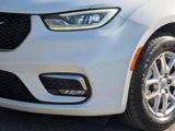 Used 2021 Chrysler Pacifica Touring-L image 2