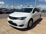 Used 2018 Chrysler Pacifica Touring-L w/ Tire & Wheel Group image 4