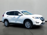 Used 2017 Nissan Rogue SV image 4
