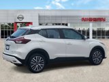 Used 2023 Nissan Kicks SV image 3