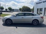 Used 2018 Toyota Avalon XLE Premium image 2