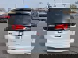 Used 2022 Chrysler Voyager LX image 4