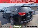 Used 2023 Chrysler Pacifica Touring-L image 3