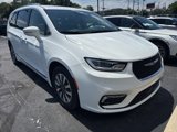 Used 2021 Chrysler Pacifica Touring-L image 3