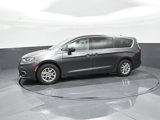 Used 2023 Chrysler Pacifica Touring-L image 4