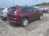 Used 2023 Jeep Grand Cherokee Laredo X image 3