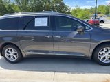 Used 2018 Chrysler Pacifica Touring-L Plus w/ Tire & Wheel Group image 4