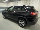 Used 2019 Jeep Cherokee Limited image 2