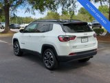 Certified 2022 Jeep Compass Limited image 3