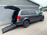 Used 2018 Dodge Grand Caravan SE image 2