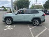 Used 2022 Toyota RAV4 XLE Premium image 4