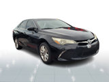 Used 2017 Toyota Camry SE image 2