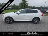 Used 2021 Volvo XC60 T6 Momentum image 2