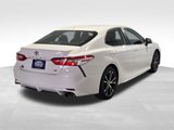 Used 2020 Toyota Camry SE image 3