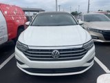 Used 2019 Volkswagen Jetta SE image 2