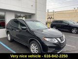 Used 2018 Nissan Rogue SV w/ Sun & Sound Touring Package image 3