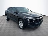 Used 2025 Chevrolet Trax LS image 3