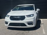 Used 2022 Chrysler Pacifica Touring-L image 3
