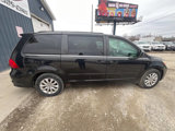Used 2012 Volkswagen Routan SE image 6