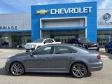 Used 2019 Volkswagen Passat 2.0T SE R-Line image 2