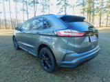 Used 2022 Ford Edge SE w/ Black Appearance Package image 4