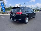 Used 2017 Chrysler Pacifica Touring-L image 5