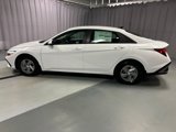 New 2025 Hyundai Elantra SE image 4
