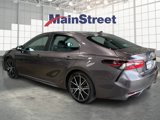 Used 2021 Toyota Camry SE image 3