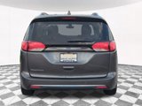 Used 2020 Chrysler Pacifica Touring-L image 4