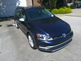 Used 2017 Volkswagen Golf S image 2