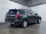 Used 2017 Ford Explorer XLT image 3